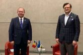 На полях Анталійського форуму Кулеба провів зустріч із міністром закордонних справ Румунії