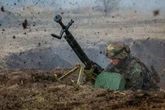 Доба на Донбасі: двоє українських військових поранені