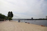 Цього тижня в Києві рятувальники зупинили понад 260 охочих стрибнути з мостів у воду