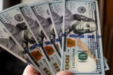 Курс долара впав до мінімуму з вересня 2020 року
