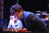 Mondiaux d’échecs : la fédération internationale assouplit son code vestimentaire, Magnus Carlsen revient