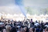 Dix-neuf chaînes en or dans les poches d’un voleur au festival Solidays à l’hippodrome Paris-Longchamp