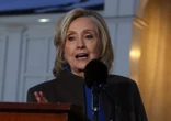 « Il a commis une terrible erreur » : Hillary Clinton pas tendre avec Joe Biden au sujet de la décision de se représenter