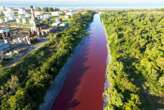 VIDÉO. « Une rivière de sang » : en Argentine, le Sarandi vire au rouge, probablement victime d’un épisode de pollution