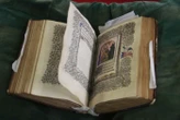 Adjugé 620 000 euros, un livre aux belles enluminures du XVe siècle enflamme les enchères à Bayeux