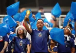 Coupe du monde : les supporters japonais font encore sensation en nettoyant le stade après leur passage