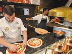 « Je retrouve le goût de chez moi » : à Paris, la pizzeria de Naples Da Michele séduit déjà