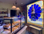 À Chartres, une boulangerie prend un crédit de 30 000 euros pour s’offrir des vitraux d’église