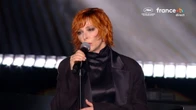 Cannes 2025 : le magnifique hommage de Mylène Farmer à David Lynch pendant la cérémonie d’ouverture