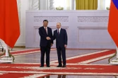 9 Mai en Russie : lors de leur rencontre, Xi Jinping et Vladimir Poutine évoquent des liens « mutuellement bénéfiques »