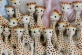 Sophie la girafe : présenté comme « made in France », le jouet mythique est en grande partie fabriqué en Chine
