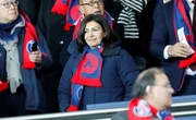 « Vendre non, agrandir oui ! » : à Paris, Anne Hidalgo reste inflexible sur la vente du Parc des Princes