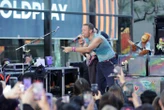 Révélation d’infidélité d’un PDG : l’avertissement de Chris Martin pour éviter tout nouvel incident lors de la « kiss cam »