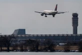 « Il y avait quelque chose en feu dans l’allée » : un vol d’American Airlines dérouté après un incendie en plein vol