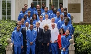 Coupe du monde 2026 : quand les Bleus se moquent de la pose de Rayan Cherki sur la photo avec Emmanuel Macron et Marina Ferrari