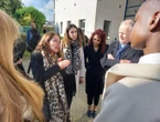 « Je ne suis pas ici pour haïr » : à Gonesse, la sœur de Samuel Paty appelle à se souvenir « d’un homme debout »