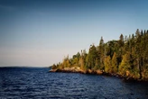 Mystère sur une île du lac Supérieur : deux randonneurs retrouvés morts à 18 km de la zone d’activité du parc national