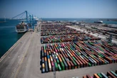 Guerre commerciale avec les États-Unis : 2000 entreprises françaises particulièrement exposées en cas de droits de douane additionnels