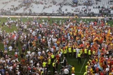 Rugby : après les bagarres en marge du barrage, Grenoble et Perpignan condamnés