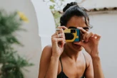 « Il est peu coûteux, et on peut le maltraiter » : avec l’appareil photo jetable, des souvenirs durables