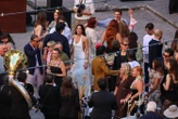 « La ville se transforme en parc d’attractions » : entre glamour et pagaille, le mariage de Dua Lipa et Callum Turner divise la Sicile