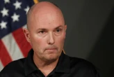 « Nous pouvons choisir une autre voie » : Spencer Cox, ce gouverneur républicain de l’Utah qui ose défier Trump