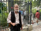 Paris : Paul Susen, le musicien des Abbesses privé de violon, va récupérer son instrument ce mardi