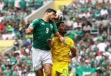 Mexique-Afrique du Sud : à quoi sert le surprenant bandeau de Raul Jimenez, l’attaquant mexicain buteur jeudi soir ?