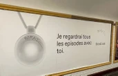 « Friend » : la commercialisation d’un collier IA controversé et enregistrant les conversations repoussée dans l’Union européenne