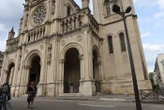 Paris : à quelques minutes de la messe, un homme s’introduit avec deux couteaux dans l’église Saint Ambroise