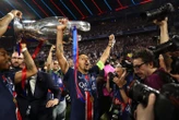 « On a écrit l’histoire d’un club incroyable » : l’immense émotion des joueurs parisiens après leur triomphe