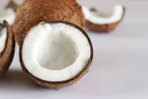 Salmonelle : attention à ces lots de noix de coco en morceaux, ils peuvent provoquer des vomissements
