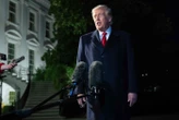 Droits de douane : malgré le retrait d’une campagne publicitaire critique, Donald Trump fustige le « coup tordu » du Canada
