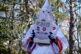 Déguisements du Ku Klux Klan et « blackfaces »… Scandale et plainte après la soirée de fin d’année d’un club de parachutisme