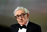 « Quelle mouche a piqué Baum ? » : Woody Allen imagine son « double », accusé d’agression sexuelle, dans son premier roman