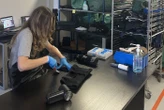 Elles étaient jetées ou « stockées à la cave » : en Essonne, une start-up offre une seconde vie… aux attelles