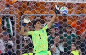 Pays-Bas - Maroc (1-1, 2 t.a.b. à 3) : nos tops et nos flops du match, avec la main ferme de Bounou et la tête du patron Issa Diop