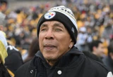 20 agressions en 4 ans, victimes accueillies en sous-vêtements… le chanteur soul Smokey Robinson accusé de viols
