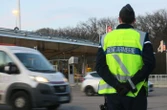 Une Peugeot prend feu après avoir percuté une Tesla sur l’A16 : pas de blessé mais de forts ralentissements