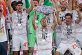 Football : Enfin! Harry Kane a soulevé avec le Bayern Munich le premier trophée majeur de sa carrière à 31 ans