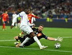 « Dembélé est le plus imprévisible » : avant France-Espagne, le gardien de la Roja Unai Simon affiche sa confiance