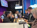 Nourriture au sol, travail au noir… Ouvert en grande pompe, un fast-food de poulet crousty fermé 15 jours après