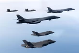 « Plus de bombes que n’importe quel avion » : c’est quoi ces bombardiers supersoniques américains B-1 envoyés près du Venezuela ?