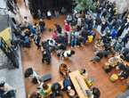 « On a un peu les boules » : gare du Nord, les voyageurs sans train prennent leur mal en patience