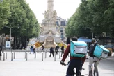 Trois livreurs à vélo blessés après une rixe au couteau en plein jour dans le centre de Reims