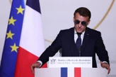 « La mise en lumière est arrivée trop tard » : les lunettes de Macron, du buzz au crash !