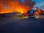 Val-d’Oise : un important incendie déclenché mardi soir dans une déchetterie de Pierrelaye