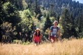 « On marche, on pédale... » : vacances sans voiture, dans le Puy-de-Dôme goûtez au séjours touristiques bas-carbone !
