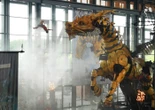 Toulouse : la jument-dragonne monumentale Long Ma enflamme la Halle de la Machine