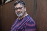 « À Star Academy, je suis comme un gamin » : qui est « Papy », le nouveau prof de théâtre de la saison 13 ?